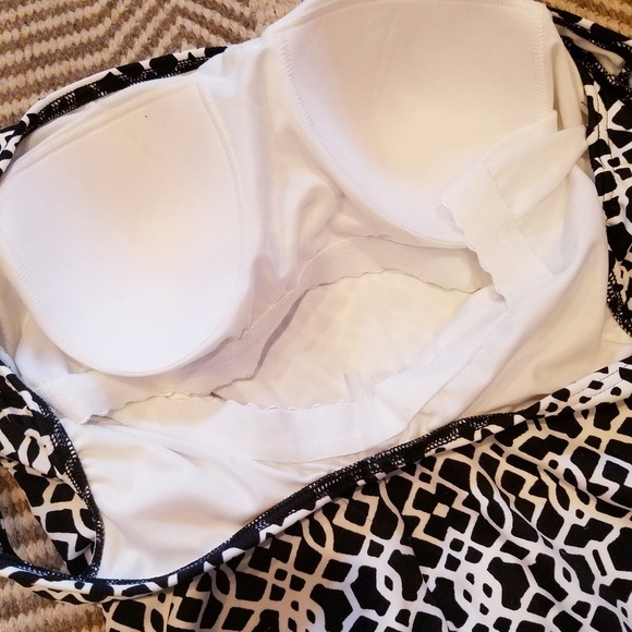 NWOT Lands End one-piece swimsuit black/white - Picture 3 of 5